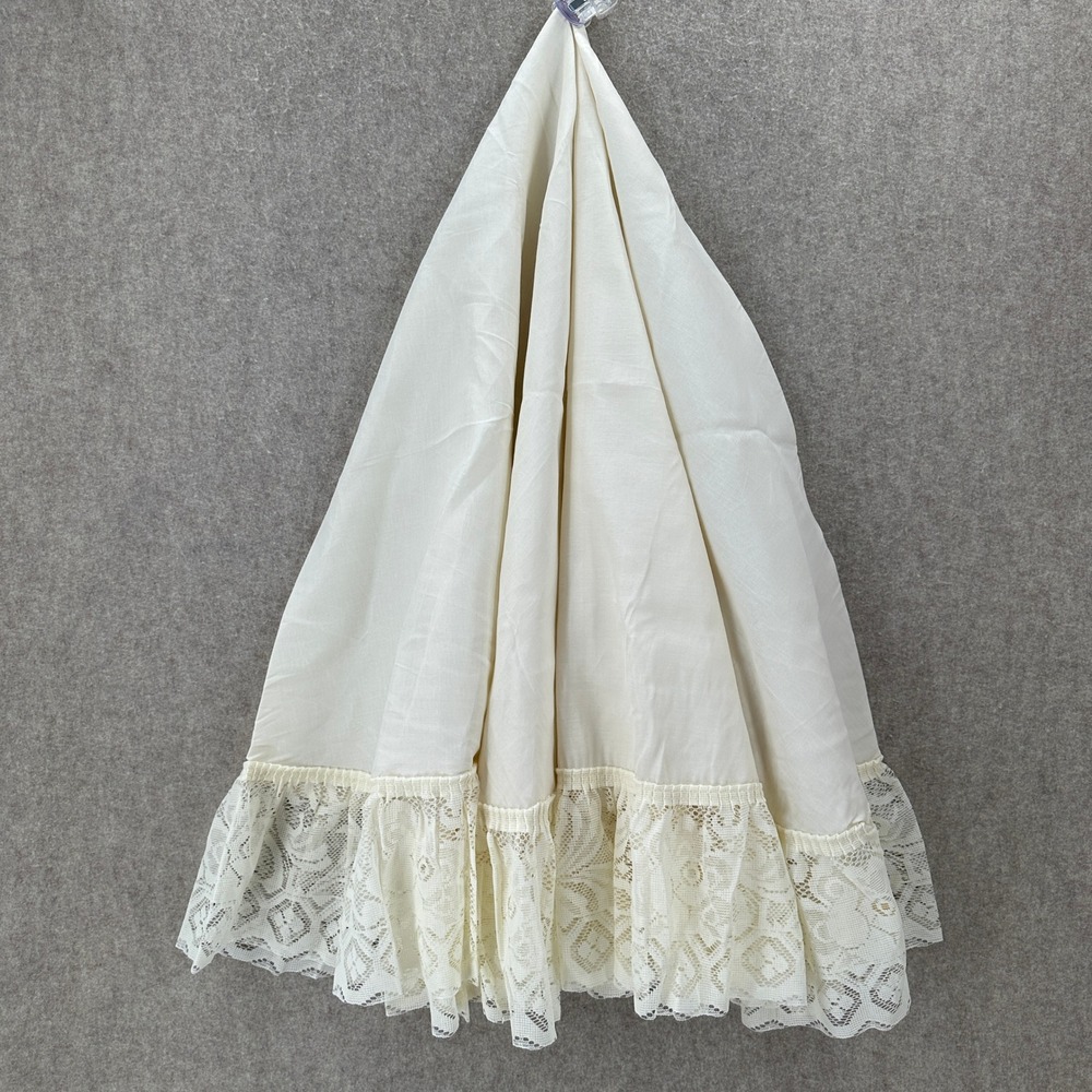 Vintage Cream Ivory Lace Trim Tablecloth Ruffle Hem‎ 70"